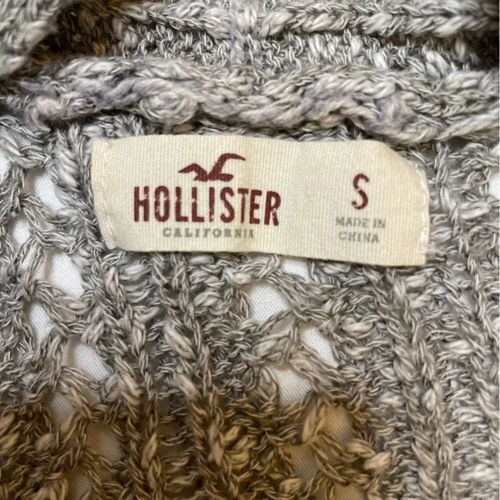 Hollister size small gray knitted cardigan